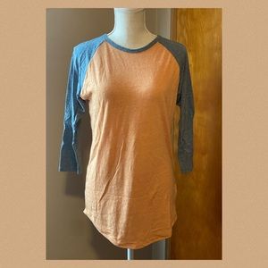 LuLaRoe Randy Raglan 3/4 Sleeve Tee - Sz S